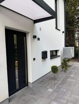 Moderne neuwertige Doppelhaushälfte mit Garten, Technik-Komfort & Wallbox im Märchenviertel - Hamburg