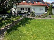 Ideal für Paare mit hohem Anspruch an Wohnkomfort: Barrierearme EG-Whg mit Gartenanteil in Eggingen - Ulm