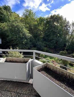 Zum Eigenbezug! Helle und Moderne 2-Zimmer-Wohnung mit Balkon + Tiefgaragenstellplatz - Coburg