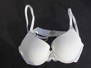 Triumph Lovely Micro Bügel-BH Art.-Nr. 10186625 Gr. 75B weiß 9,- - Flensburg