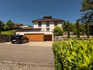 Bezugsfreies Einfamilienhaus mit Panoramaseeblick und mediterraner Gartenanlage - Öhningen