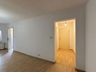 Ruhige 2-Raum Wohnung in zentraler Lage mit Tageslichtbad - Halle (Saale)