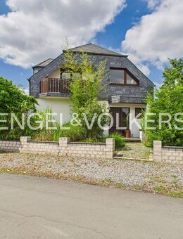Reizvolles Einfamilienhaus mit Einliegerwohnung in beliebter Lage von Krefeld-Fischeln - Krefeld