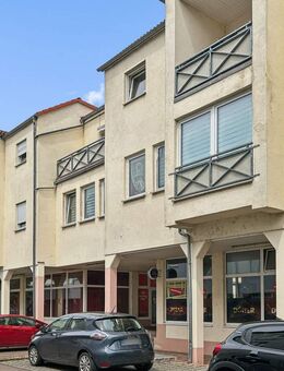 5,4% Rendite - Dachgeschosswohnung mit Balkon und Tiefgaragenstellplatz in Coswig - Coswig