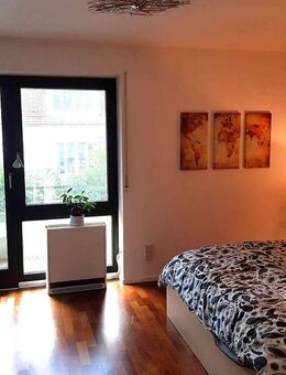 Großzügige und helle 2 1/2 Zimmer-Wohnung mit 2 Balkonen! - Sindelfingen
