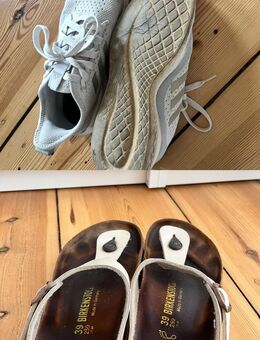 Schuhpaket mit Birkenstocks und Adidas - Berlin Neukölln