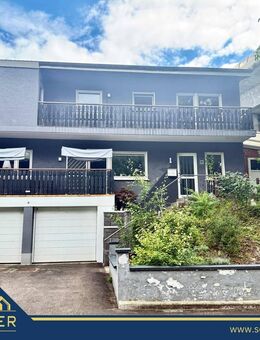 Freistehendes Zweifamilienhaus mit Terrasse, Loggien, zwei Garagen und guter Verkehrsanbindung - Saarbrücken