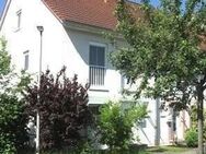 Modernes Reiheneckhaus mit schönem Garten, mit Garage, 2 Stellplätzen und Einbauküche - Stegaurach