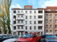 2 Zimmer mit *Balkon*: Gründerzeit-Wohnung im beliebten Friedrichshain - nahe Volkspark! - Berlin