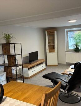 Renovierte, modern möblierte 3-Zi-Maisonette-Wohnung mit EBK und Stellplatz in guter Wohnlage - Kassel