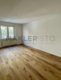 **Erstbezug nach Sanierung: Stilvolle 2-Zimmer-Wohnung mit Balkon, Tageslichtbad & Garage** - Leipzig