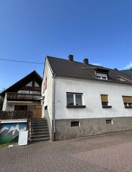 Zwei Häuser zum Preis von einem - vielseitiges Zweifamilienhaus in ruhiger Lage von Ommersheim - Mandelbachtal