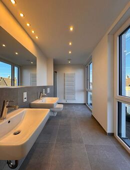 *** ENERGIEKONZEPT * Exklusiv am Auenwald - Neubau-5-Zimmerwohnung in Toplage * ab 3/26 *** - Leipzig