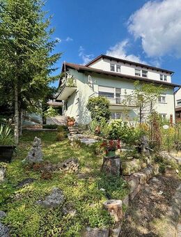 Schickes Zweifamilienhaus mit Einliegerwohnung und tollem Fernblick - Höchstadt (Aisch)