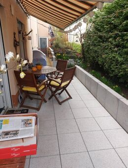 Wohnung mit 4 Zimmer Einzelgarage und Garten - Albersweiler