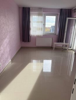 Top-modernisierte 3-Zimmer-Etagenwohnung mit Balkon in Remscheid-Süd - Remscheid