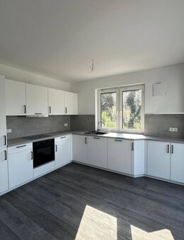 Attraktive 3-Zimmer-Wohnung im Obergeschoss mit moderner Einbauküche - Bremen