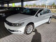 VW Passat Highline DSG LED Navi R-Cam SHZ Leder - Garbsen