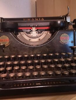 Urania Schreibmaschine - Allershausen
