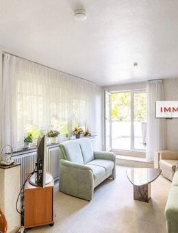 IMMOBERLIN.DE - Herrliche Aussichten: Dachgeschosswohnung mit privater Sonnenterrasse & Pkw-Stellplatz - Berlin