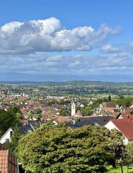 Traumhafte Weitsicht in die Vogesen und das Rheintal - nur 5 km von Freiburg - Ebringen