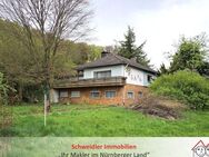 "Dornröschenschlaf": Großer Bungalow mit Sanierungsbedarf in ruhiger Lage von Hiltpoltstein - Hiltpoltstein