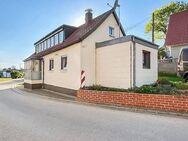 Gemütliches Einfamilienhaus mit 4 Garagen in Alesheim - Alesheim
