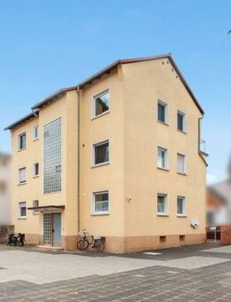 Kapitalanlage! Mehrfamilienhaus in Hanau-Steinheim mit 3 Einheiten und 5 Garagen - Hanau (Brüder-Grimm-Stadt)