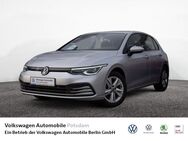 VW Golf, 1.5 TSI VIII Life, Jahr 2022 - Potsdam