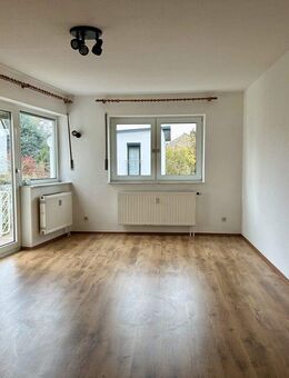 Charmante 2-Zimmer-Wohnung mit Balkon in Hanau-Steinheim - Hanau (Brüder-Grimm-Stadt)