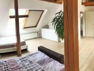 Sonnige 1,5 Zimmer DG-Wohnung mit Wlan, TV, Balkon, Parkplatz, Küche, Bad/Wc, Waschmaschine - Backnang