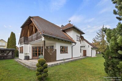 Tolles Haus mit viel Platz und wunderschönem Garten in Aubing-Lochhausen - ideal für Familien!