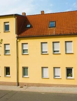 - Vermietetes Mehrfamilienhaus in Teuchern - - Teuchern