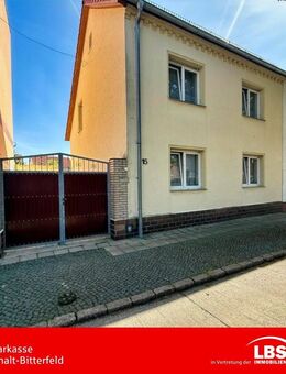 Charmantes Haus mit Nebengelass - Bitterfeld-Wolfen