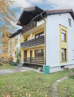 Gepflegte 3-Zi. Hochparterre Wohnung mit eigenem Garten, Einzelgarage und Außenstellplatz - Bruckmühl