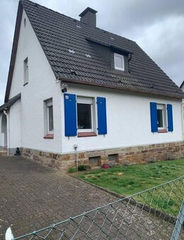 Bad Karlshafen- Gepflegtes Ferinenhaus in schöner Wohnlage (Kaiserstein) - Bad Karlshafen