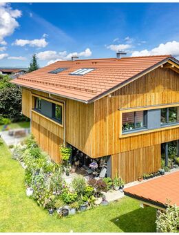 NATUR TRIFFT ARCHITEKTUR IM WUNDERSCHÖNEN BERGEN, CHIEMGAU - Bergen (Regierungsbezirk Oberbayern)