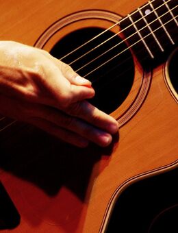 Biete Gitarrenunterricht in Bezirk Rudow/Buckow - Berlin