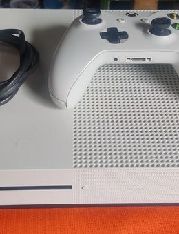 Xbox one S neuwertig mit original Controller 1Monat - Marktheidenfeld