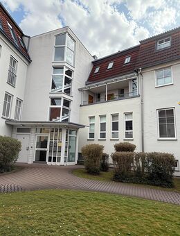 Helle Wohnung in bester Lage direkt am Schlossgarten von Veitshöchheim - Veitshöchheim