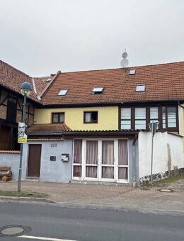 Zweifamilienhaus mit großem Grundstück und Scheune in Westerhausen - Thale