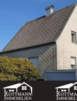 Handwerkerhaus mit 2 Garagen und Garten - Münchberg