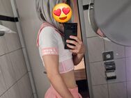 Femboy Twink sucht Männer zu blasen gegen TG - Kelsterbach Zentrum