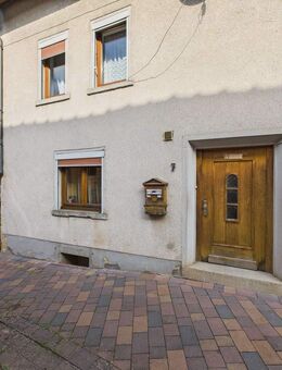 *Einfamilienhaus mit solider Substanz in Waldböckelheim* - Waldböckelheim