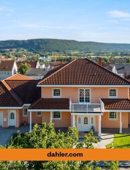 Sonnenverwöhnte Eleganz - Villa mit vielseitiger Einliegerwohnung und mediterranem Charme - Dietfurt (Altmühl)