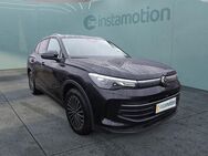 VW Tiguan, 1.5 TSI Life Sitz, Jahr 2024 - München