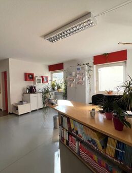 Top Lage, flexible Nutzungsmöglichkeiten - Einheit mit Aufzug und vielseitigem Raumkonzept in Bretten zu verkaufen! - Bretten