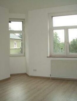 Gemütliche, neuwertige 4-Raum-Wohnung mit Balkon in zentrumsnaher Lage von Zeulenroda - Zeulenroda-Triebes
