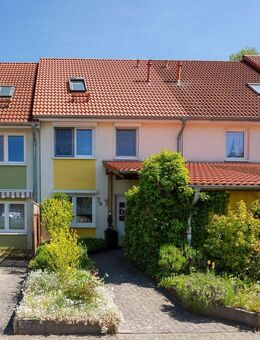 Listenpreis 230.000,00 € - Mittelreihenhaus über 2 Etagen mit angelegtem Grundstück in beliebter Wohngegend in Burg Stargard - Burg Stargard
