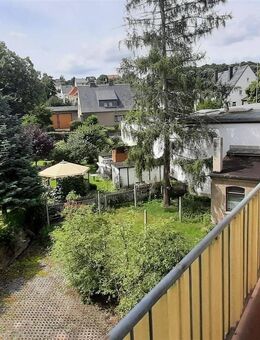 Balkon u. Badewanne! Schöne, renovierte 2-Raum-Wohnung in zentraler Lage - Wilkau-Haßlau